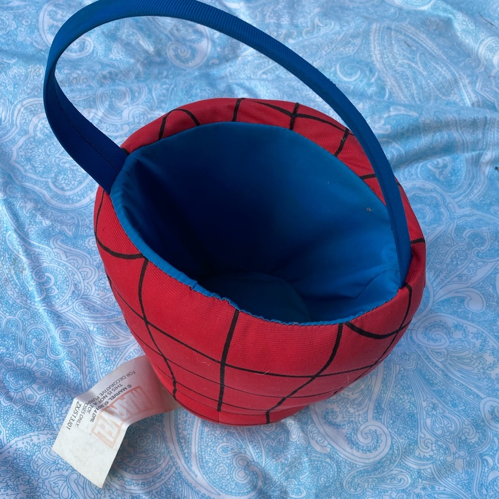 Trick or Treat 🎃 SpiderMan Basket - Picture 3 of 6